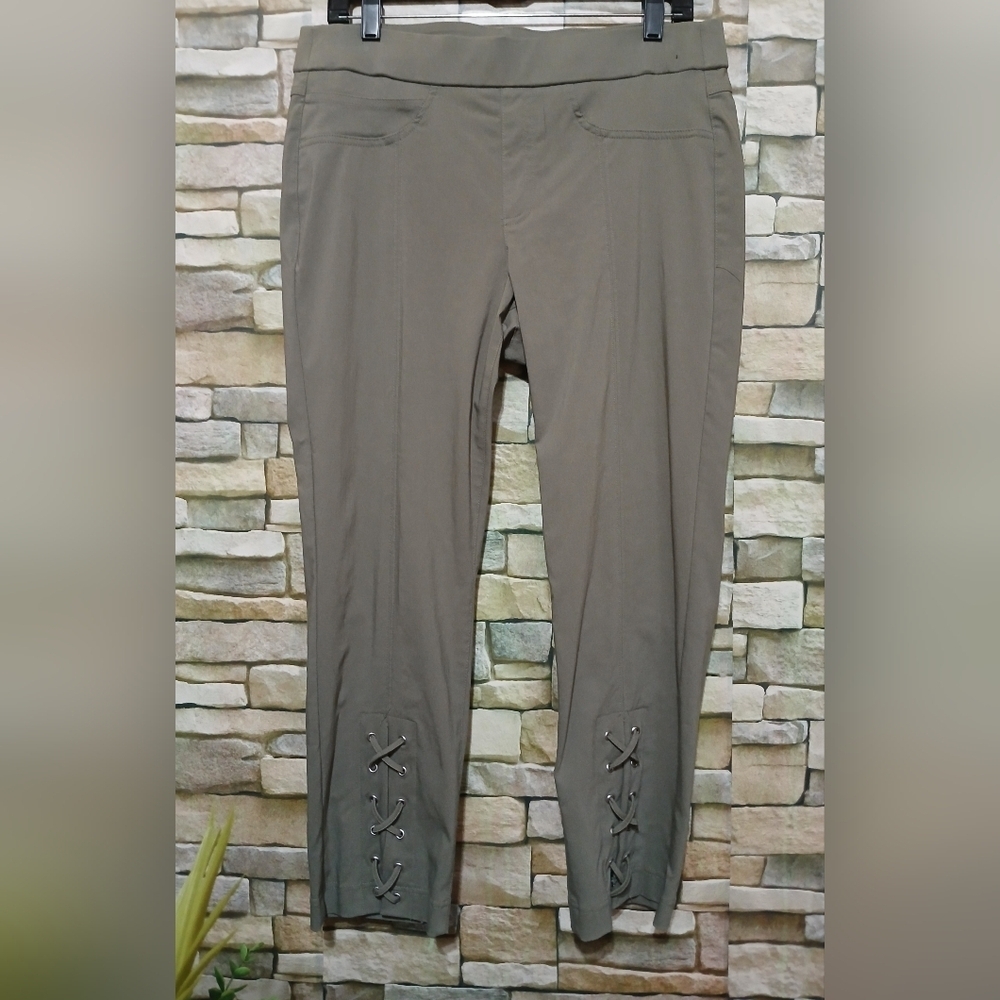 Skye's the Limit Sheffield Olive Capris with Lace-Up Detail Sz 12 New